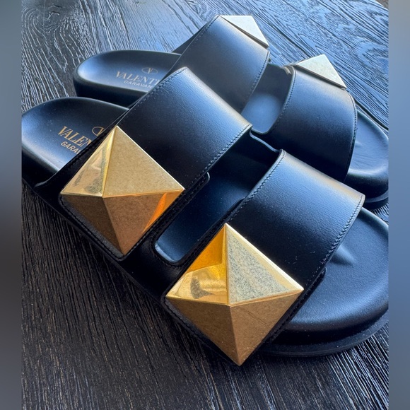 Valentino Garavani Shoes - VALENTINO GARAVANI Rockstud Black Leather Platform Sandals Sandals